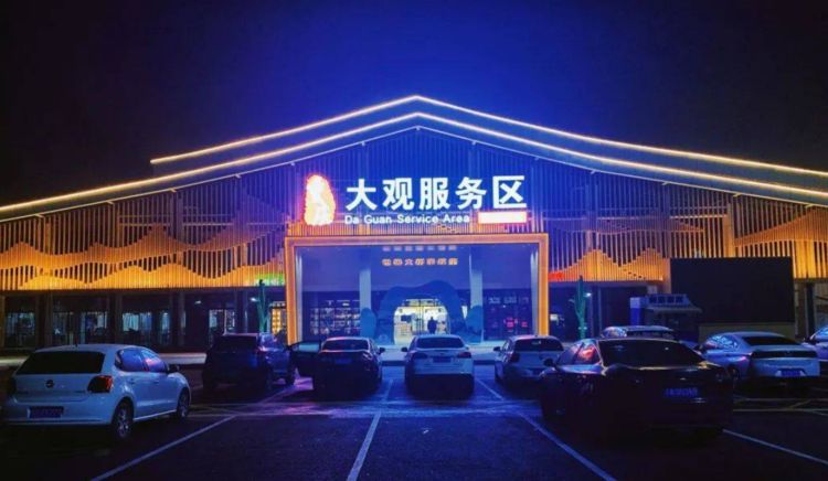 再困也不可以在高速服务区睡觉?车主:想睡,但真心睡不起!