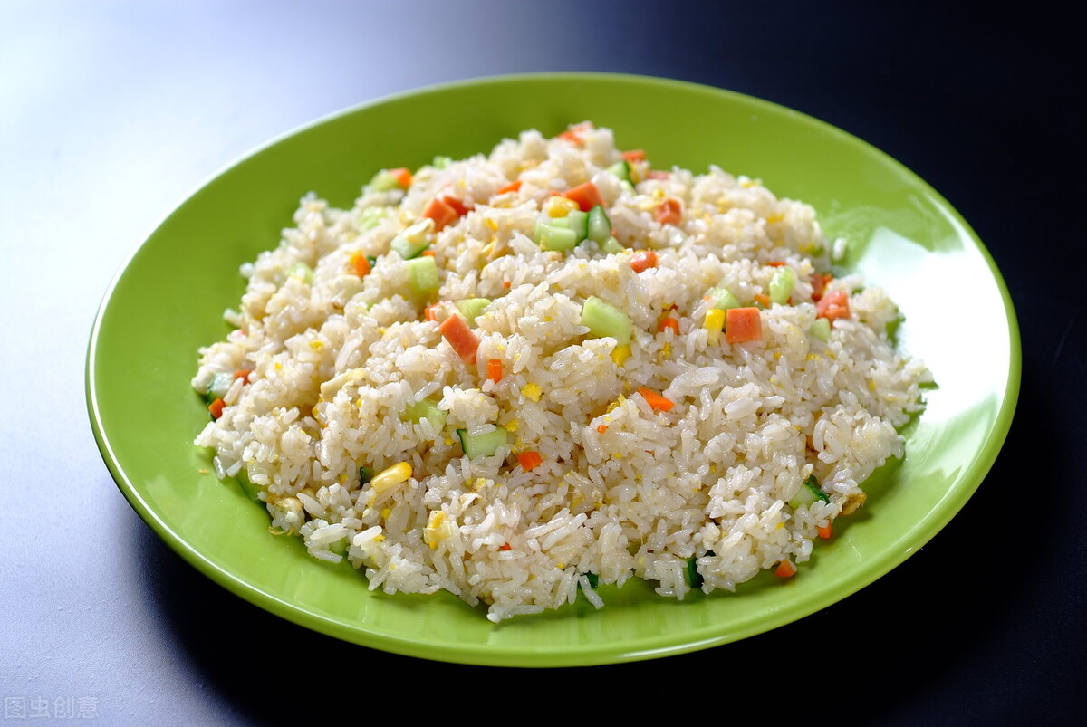 蛋炒饭,先炒鸡蛋还是先炒米饭?5个步骤操作,米饭粒粒分明
