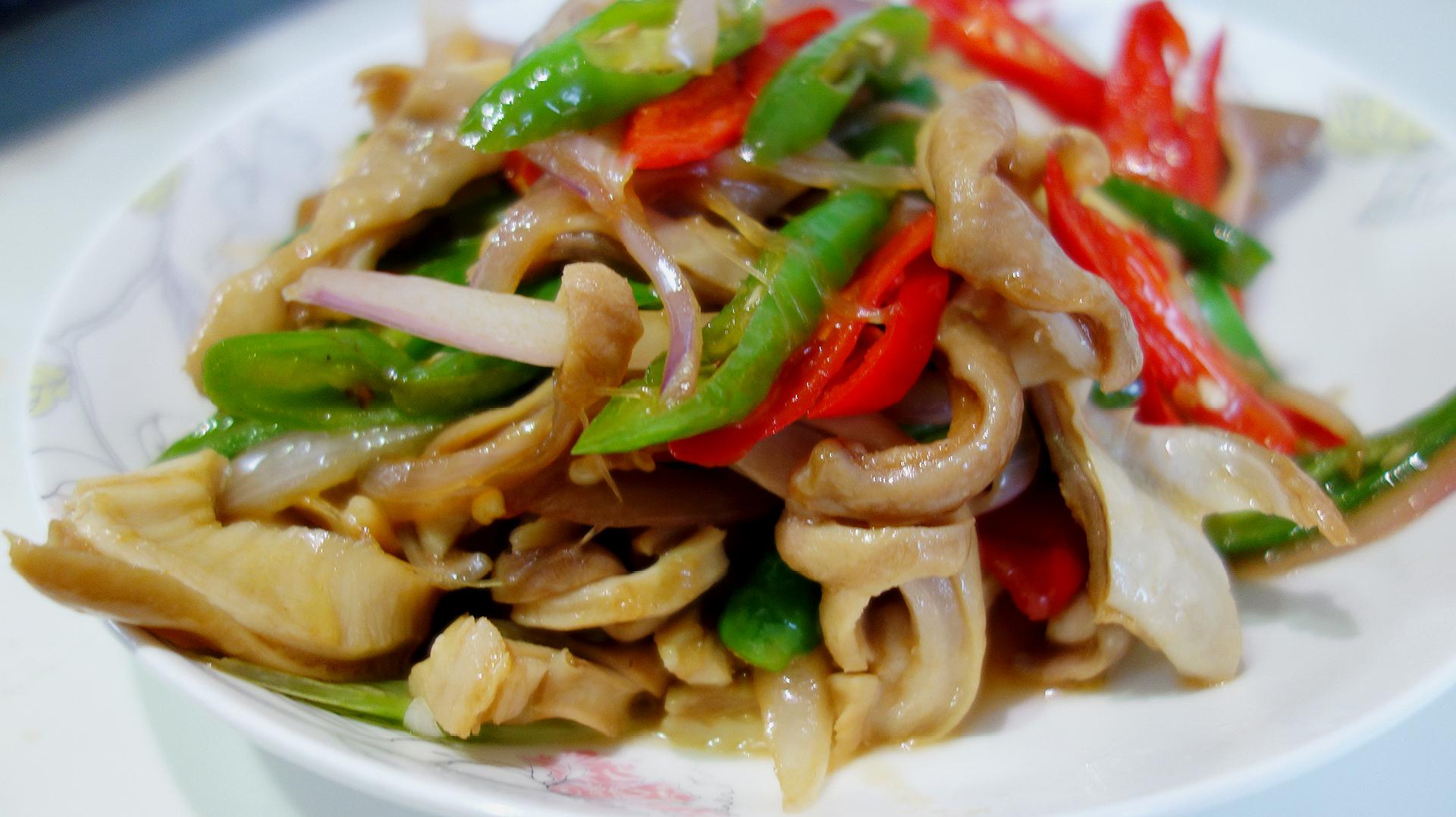 好吃的酸菜炒猪肚条