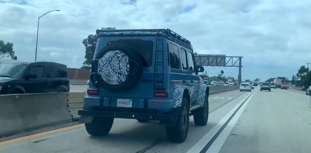 搭载4.0t发动机,霸气依旧的奔驰大g 4x4路试谍照曝光