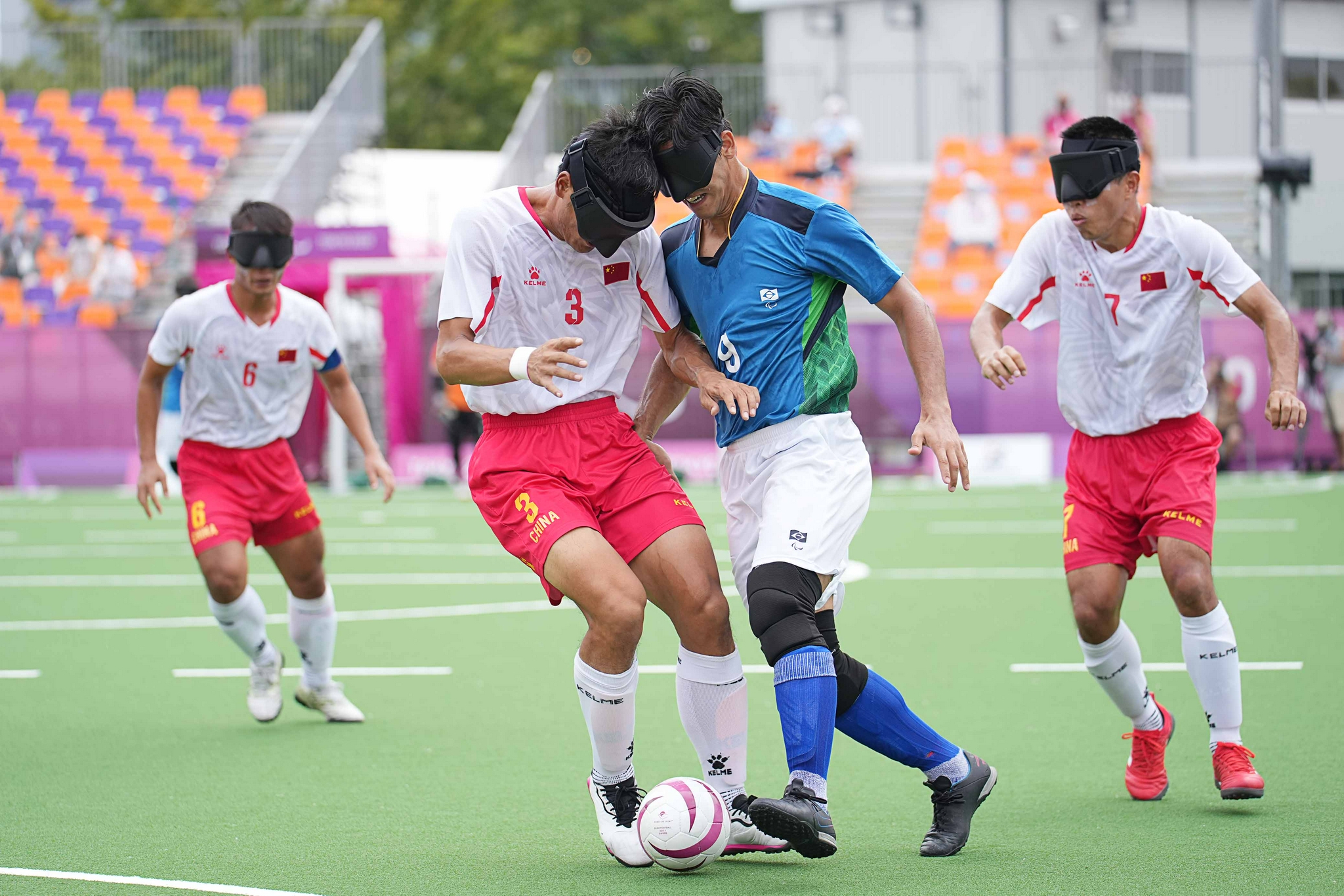 五人制盲人足球小组赛中国队不敌巴西队