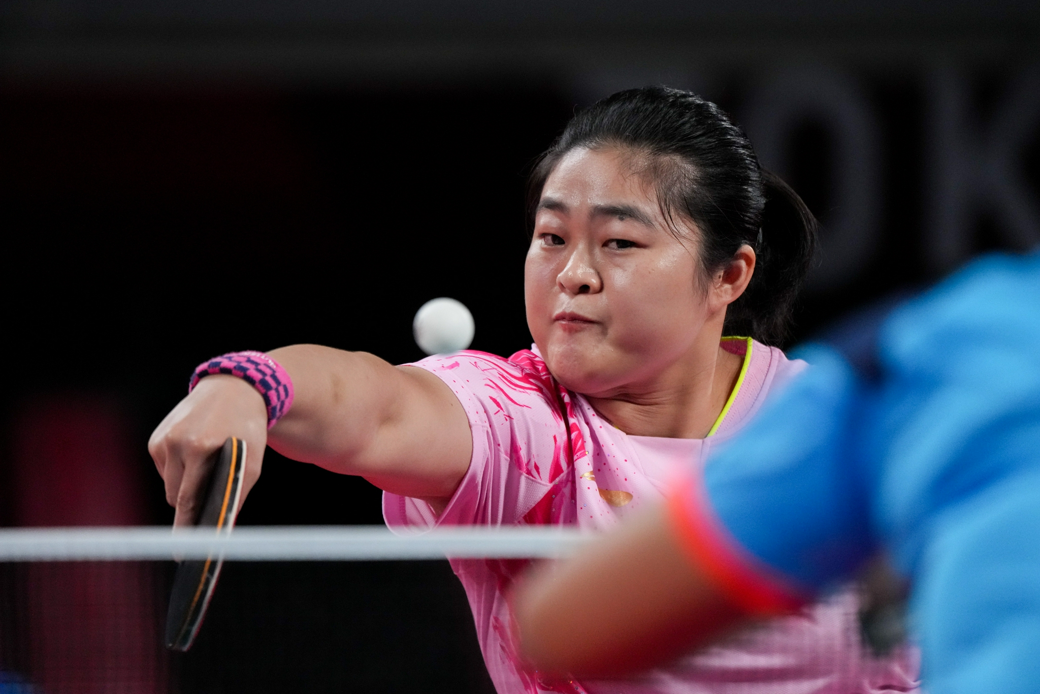 乒乓球——周影获得女子单打4级金牌