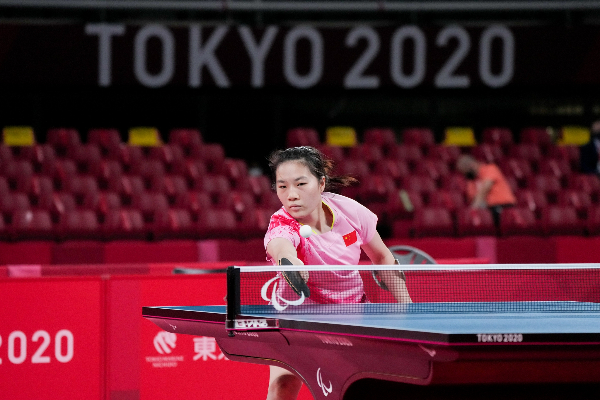 乒乓球茅经典获得女子单打8级金牌