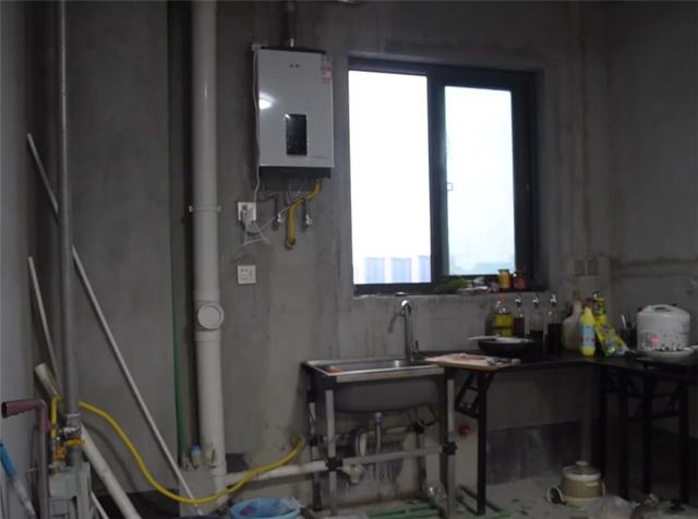 95后江苏女孩用10年积蓄，买下120㎡毛坯房，为省钱不装修直接住休闲区蓝鸢梦想 - Www.slyday.coM