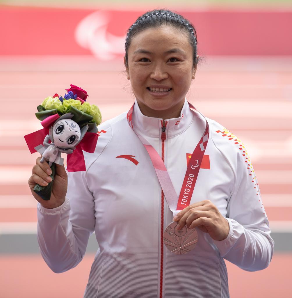 东京残奥会-女子铁饼f64级决赛:中国选手包揽冠亚军|田径|杨月|铁饼