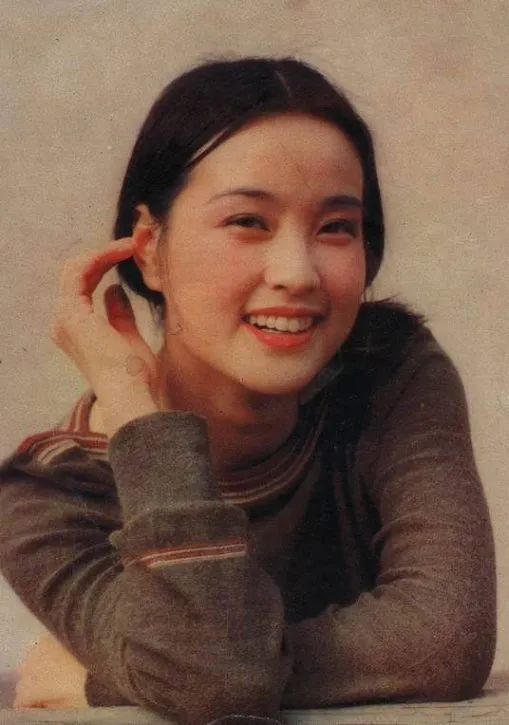 《乔家的儿女》是宋祖儿的八十年代复古秀吧