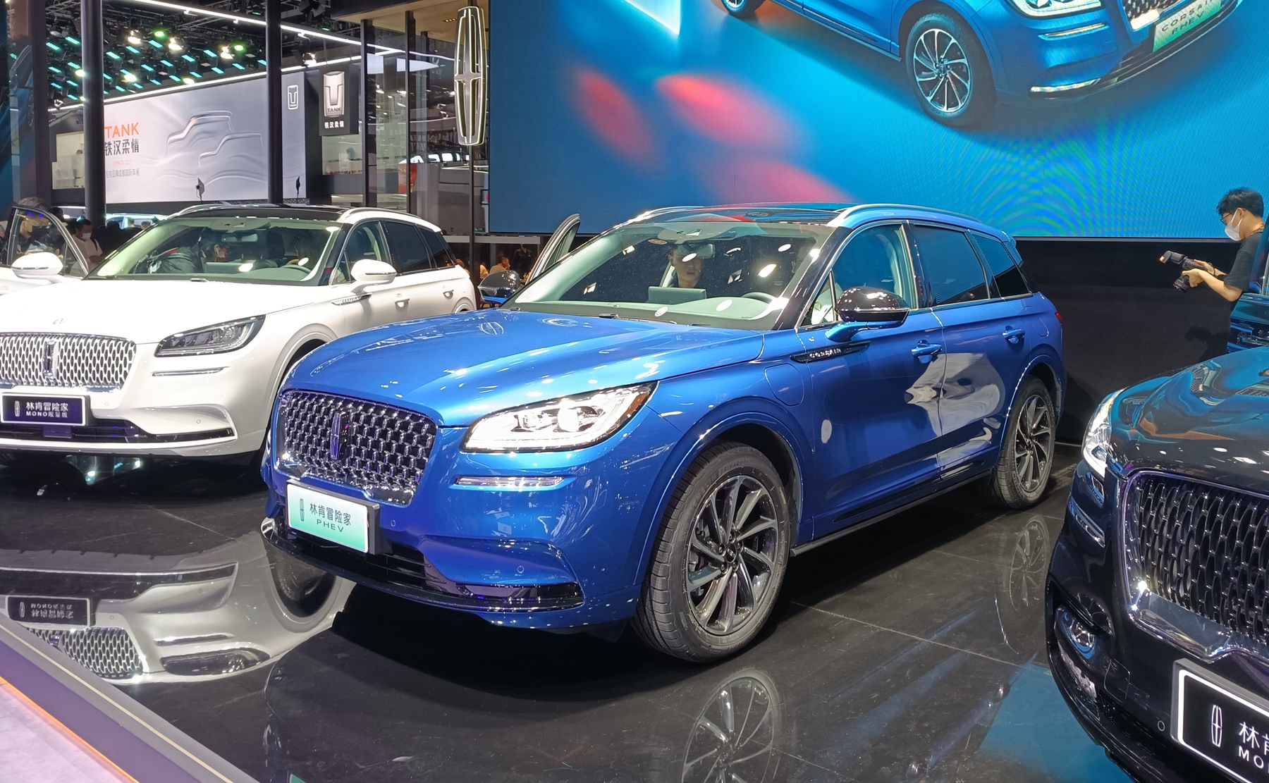2021成都车展:林肯冒险家phev售30.98万元起-新浪汽车
