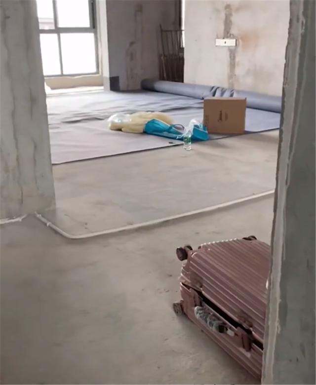 95后江苏女孩用10年积蓄，买下120㎡毛坯房，为省钱不装修直接住休闲区蓝鸢梦想 - Www.slyday.coM