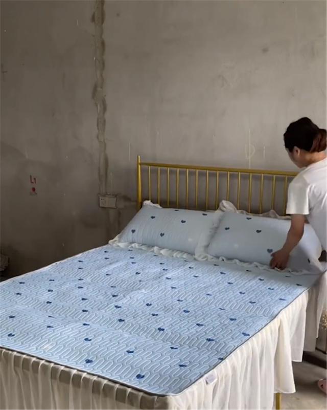 95后江苏女孩用10年积蓄，买下120㎡毛坯房，为省钱不装修直接住休闲区蓝鸢梦想 - Www.slyday.coM