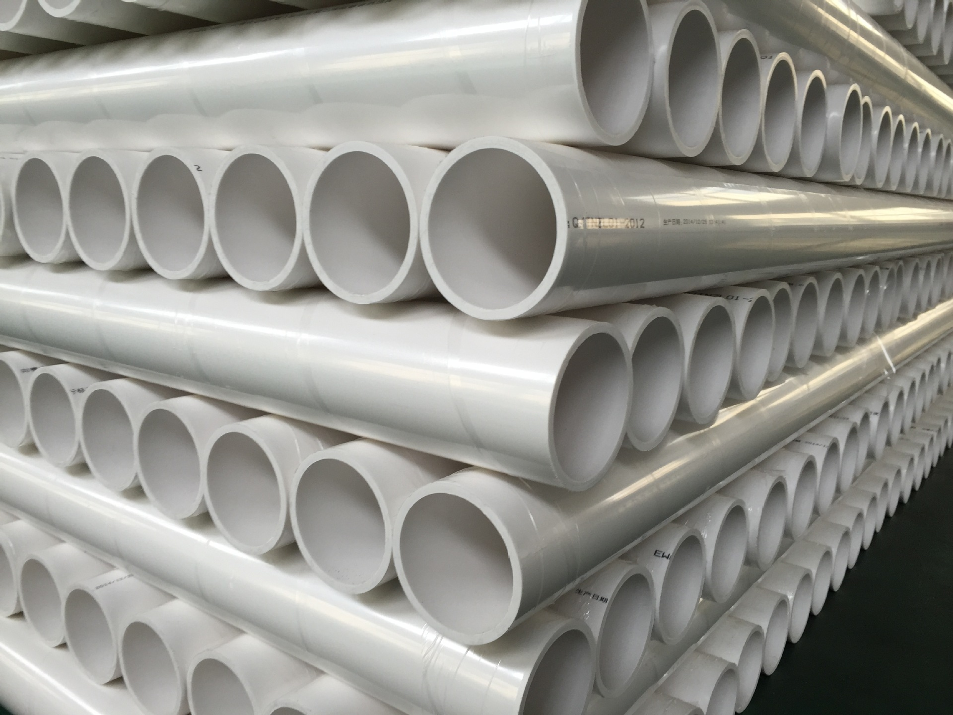 家装时不要忽视水管的选购,选择高质量的管材,入住之后更方便