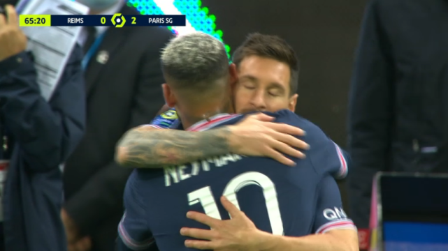 梅西大巴黎首秀：30分钟0球0助0过人，3次被放倒，惨遭对手锁脖休闲区蓝鸢梦想 - Www.slyday.coM