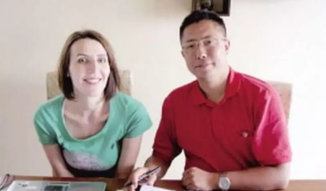 10年前打老婆，10年后打女儿？2年前才被原谅的李阳再陷家暴门休闲区蓝鸢梦想 - Www.slyday.coM