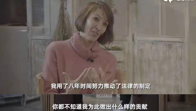 前妻指控李阳家暴女儿，视频曝光嘶吼声吓人！曾发文称原谅对方休闲区蓝鸢梦想 - Www.slyday.coM