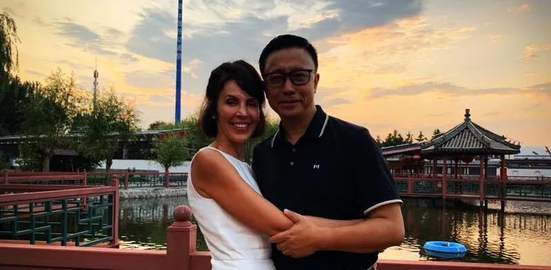 10年前打老婆，10年后打女儿？2年前才被原谅的李阳再陷家暴门休闲区蓝鸢梦想 - Www.slyday.coM