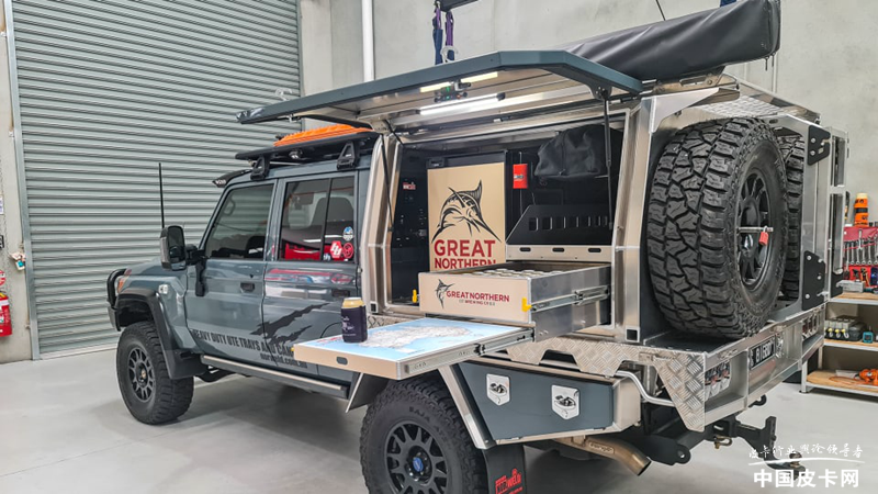 国内国外都吃香 两款国外皮卡旅居车发布