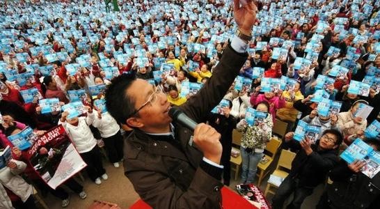 前妻指控李阳家暴女儿，视频曝光嘶吼声吓人！曾发文称原谅对方休闲区蓝鸢梦想 - Www.slyday.coM