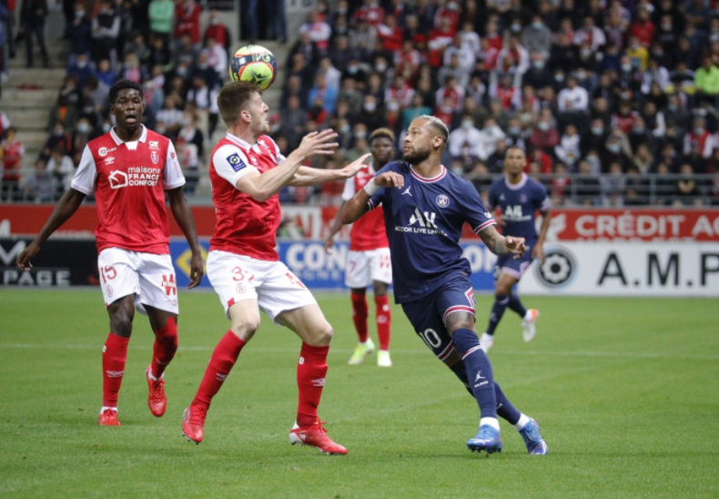 深度：梅西首秀0射门，遭对手下黑脚+锁喉，巴黎新核面临一大难题休闲区蓝鸢梦想 - Www.slyday.coM