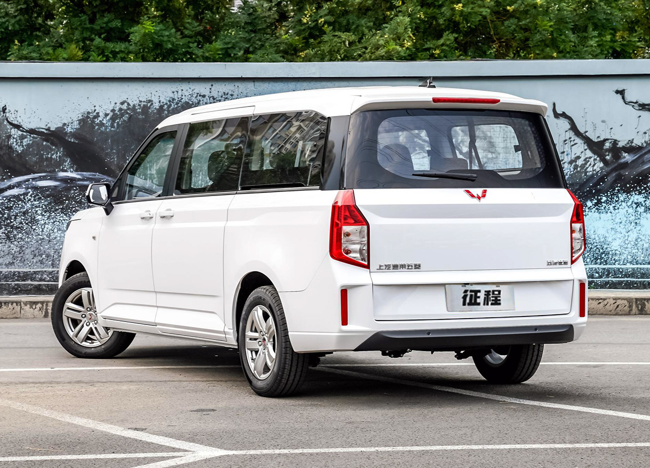 五菱征程正式上市,侧滑门,7/8/9座,搭载1.5t动力,7.58万起-新浪汽车