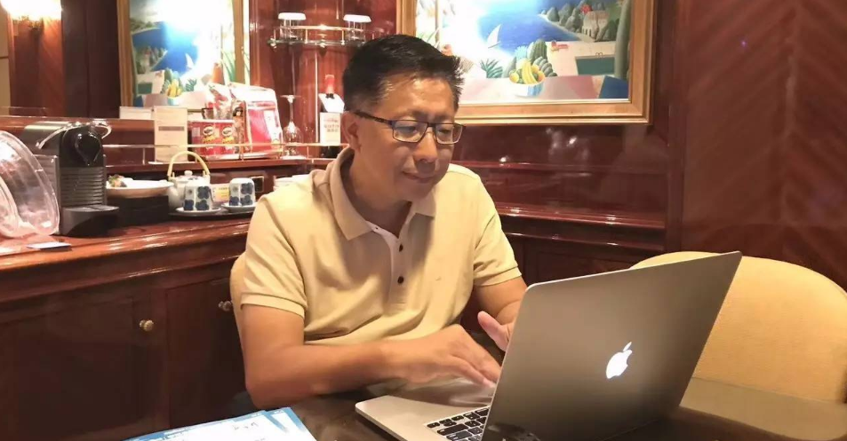 10年前打老婆，10年后打女儿？2年前才被原谅的李阳再陷家暴门休闲区蓝鸢梦想 - Www.slyday.coM