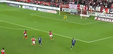 深度：梅西首秀0射门，遭对手下黑脚+锁喉，巴黎新核面临一大难题休闲区蓝鸢梦想 - Www.slyday.coM