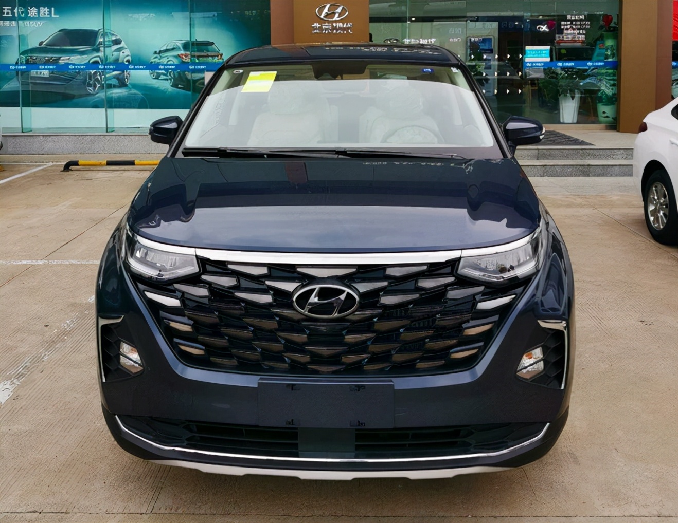 北京现代首款mpv:2.0t 8at或售18万起,比奥德赛大即将首发-新浪汽车