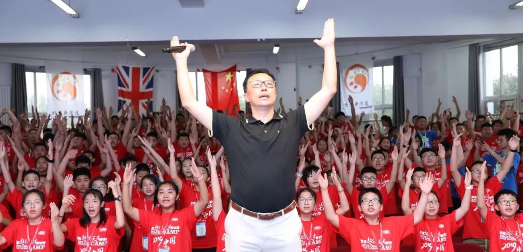 10年前打老婆，10年后打女儿？2年前才被原谅的李阳再陷家暴门休闲区蓝鸢梦想 - Www.slyday.coM