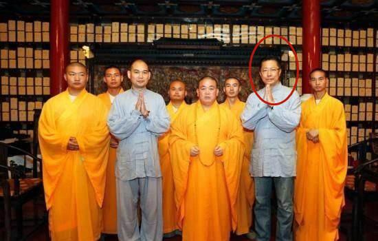 “疯狂英语”李阳被曝殴打女儿，十年前曾家暴妻子休闲区蓝鸢梦想 - Www.slyday.coM