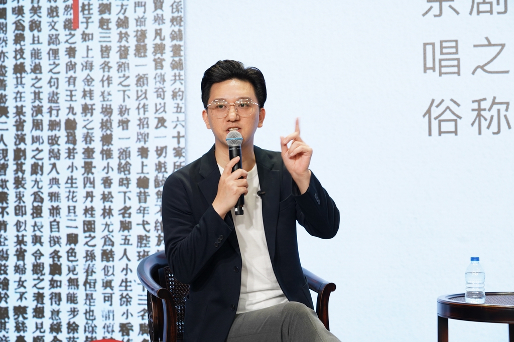 "最帅老生"傅希如普及京剧:现代生活丰富,京剧要主动出击|京剧_新浪财