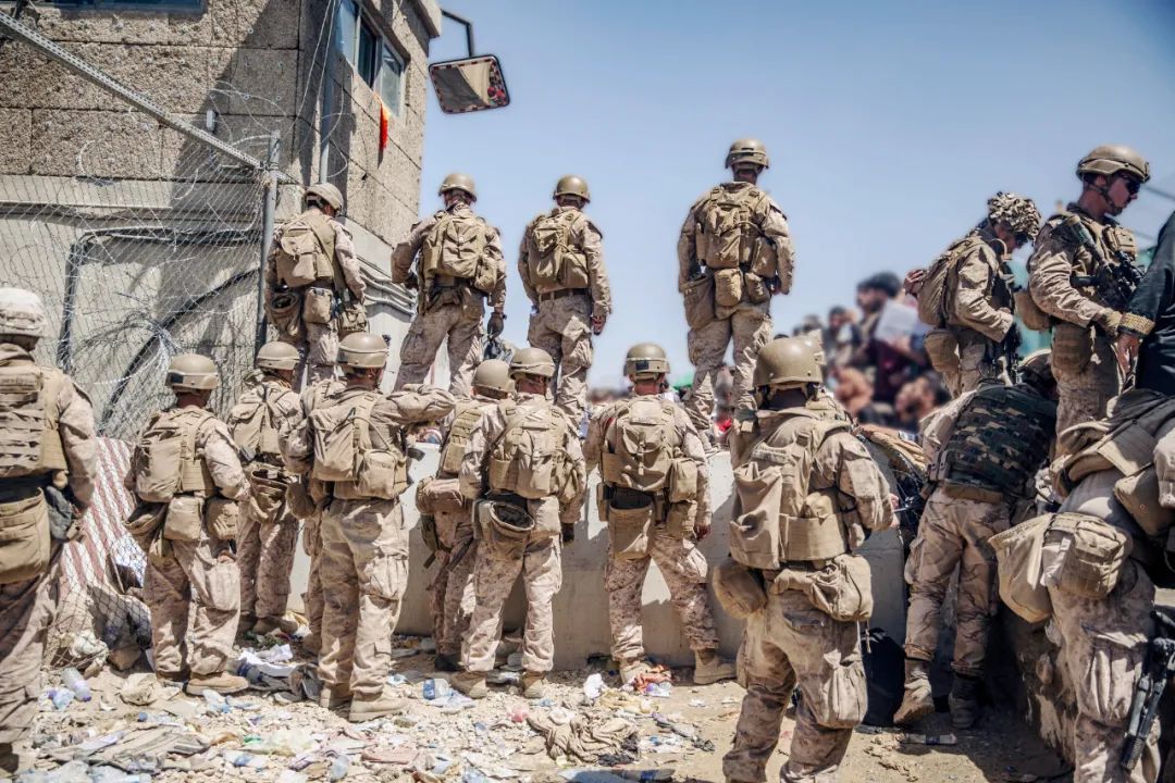 On August 26, 2021 local time, in Kabul, Afghanistan, the U.S. military assisted the evacuation of personnel at the airport. Picture/IC photo