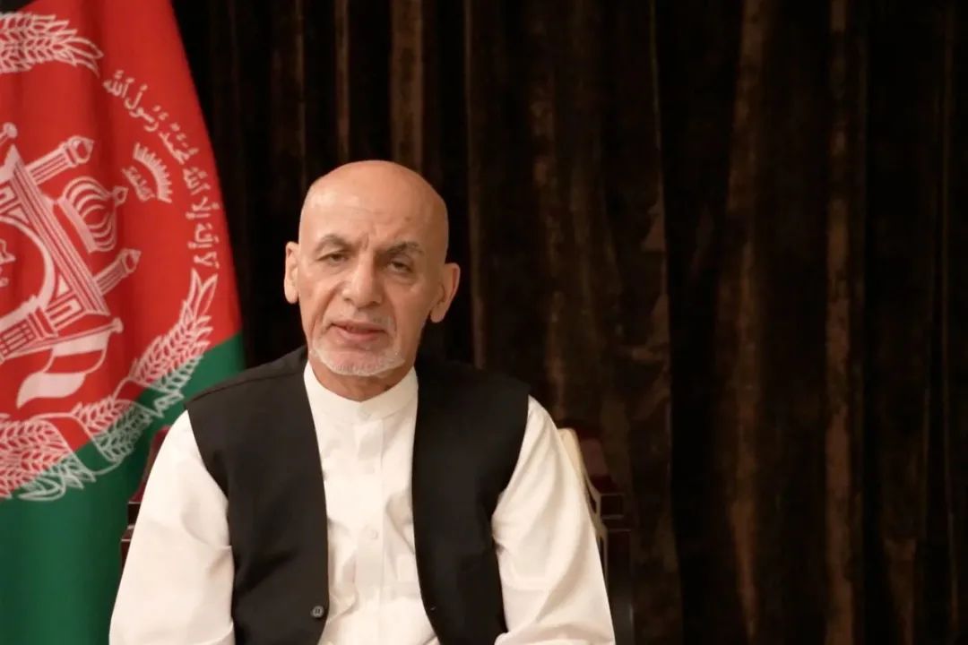 当地时间2021年8月18日,阿拉伯联合酋长国,视频截屏图显示,阿富汗前总统加尼在社交媒体上发表视频讲话。图/IC photo