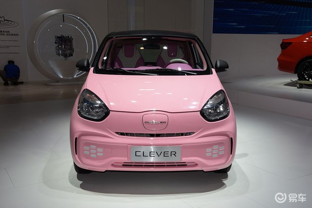 售价49万元2021成都车展实拍荣威科莱威clever粉色版