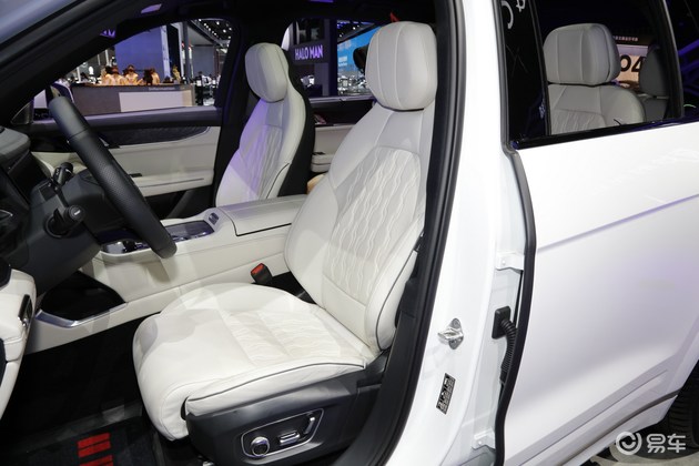 2021成都车展:实拍领克09 spa平台/drive-e发动机加持