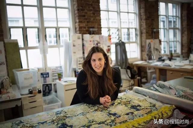 走近宝格丽香氛设计师 把鲜花的活力欲望“印”在身上休闲区蓝鸢梦想 - Www.slyday.coM