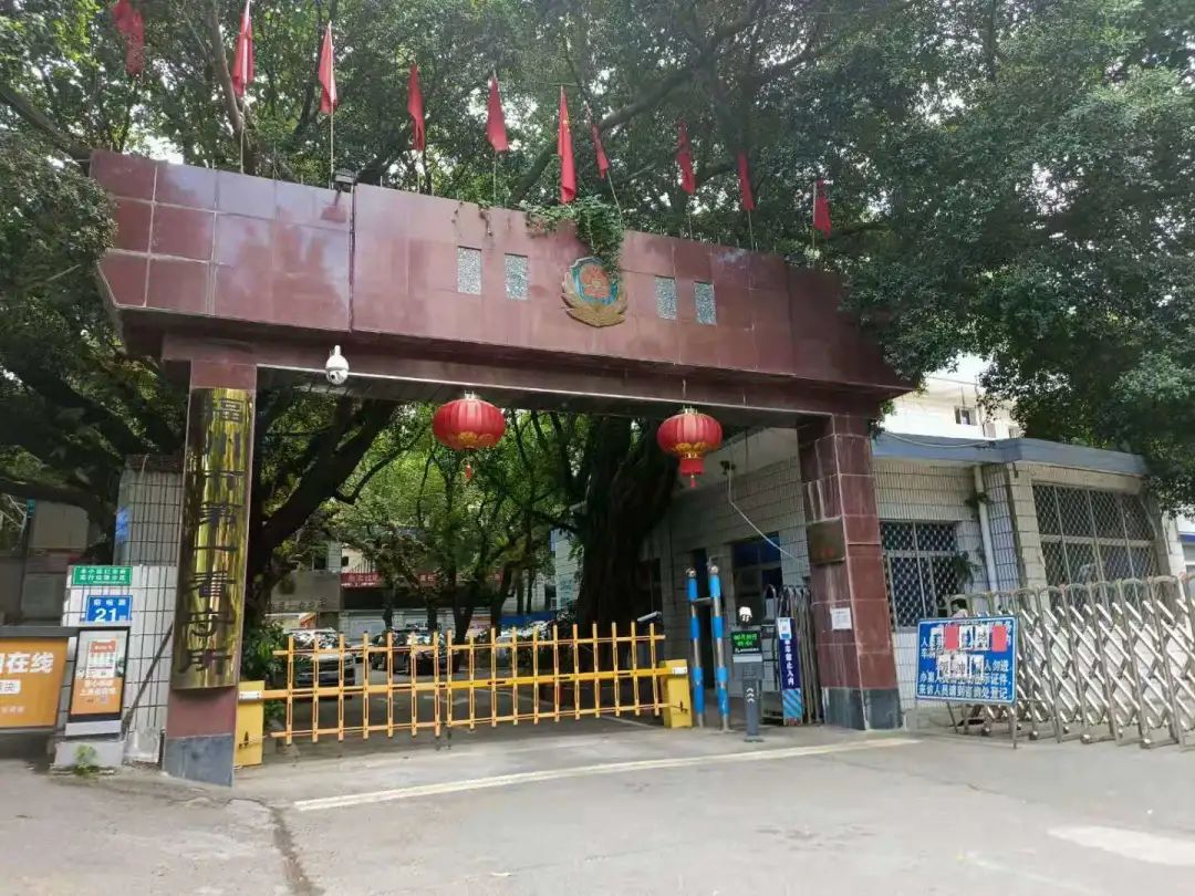 8月30日上午,福州市第一看守所门口.新京报记者 薄其雨 摄