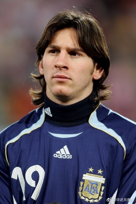 詹俊晒梅西三次首秀照片:哪张照片最帅?