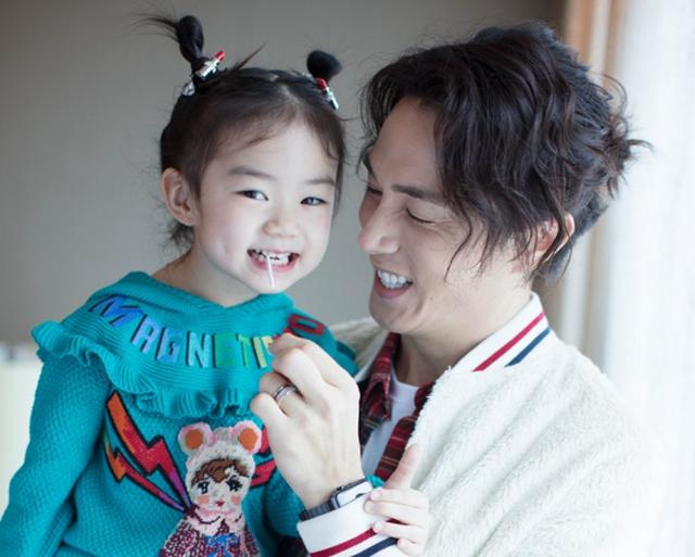 高质量爸爸李承铉：上节目会给戚薇打电话，对女儿教育更让人佩服休闲区蓝鸢梦想 - Www.slyday.coM