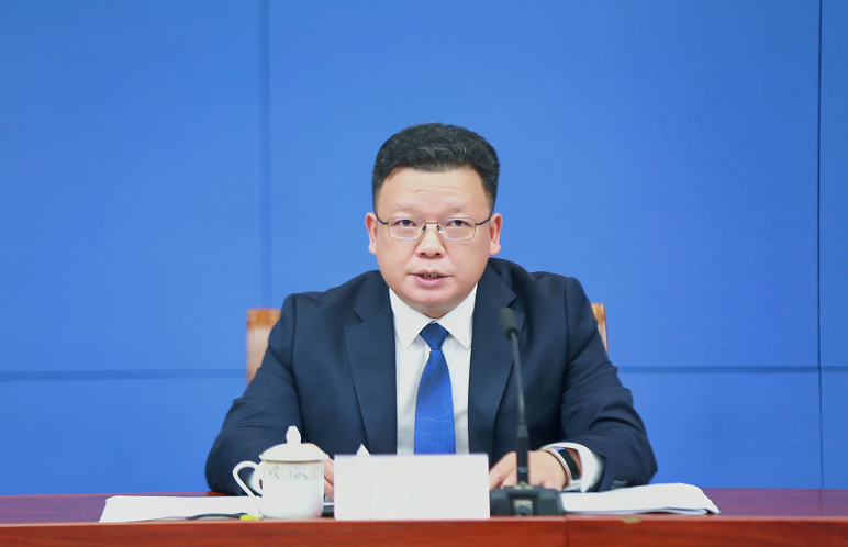 徐永德介绍有关情况&nbsp;刘岱松&nbsp;摄