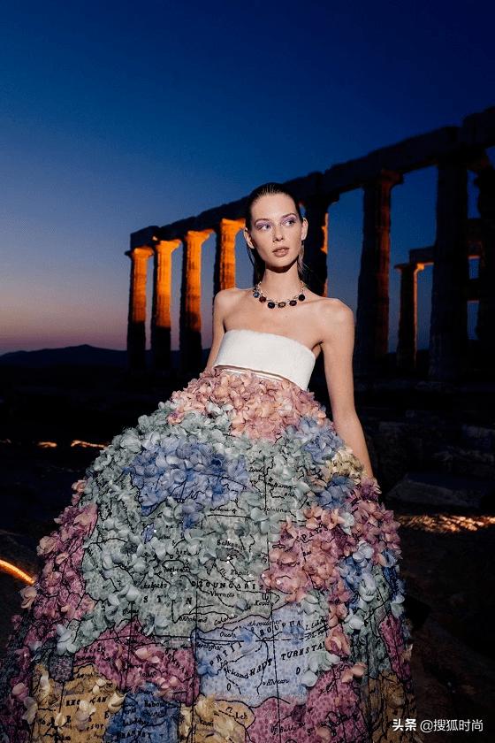 走近宝格丽香氛设计师 把鲜花的活力欲望“印”在身上休闲区蓝鸢梦想 - Www.slyday.coM