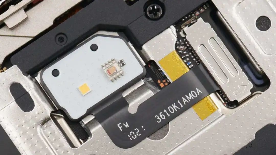 小米11pro手机深度拆解内置国产大功率无线充芯片