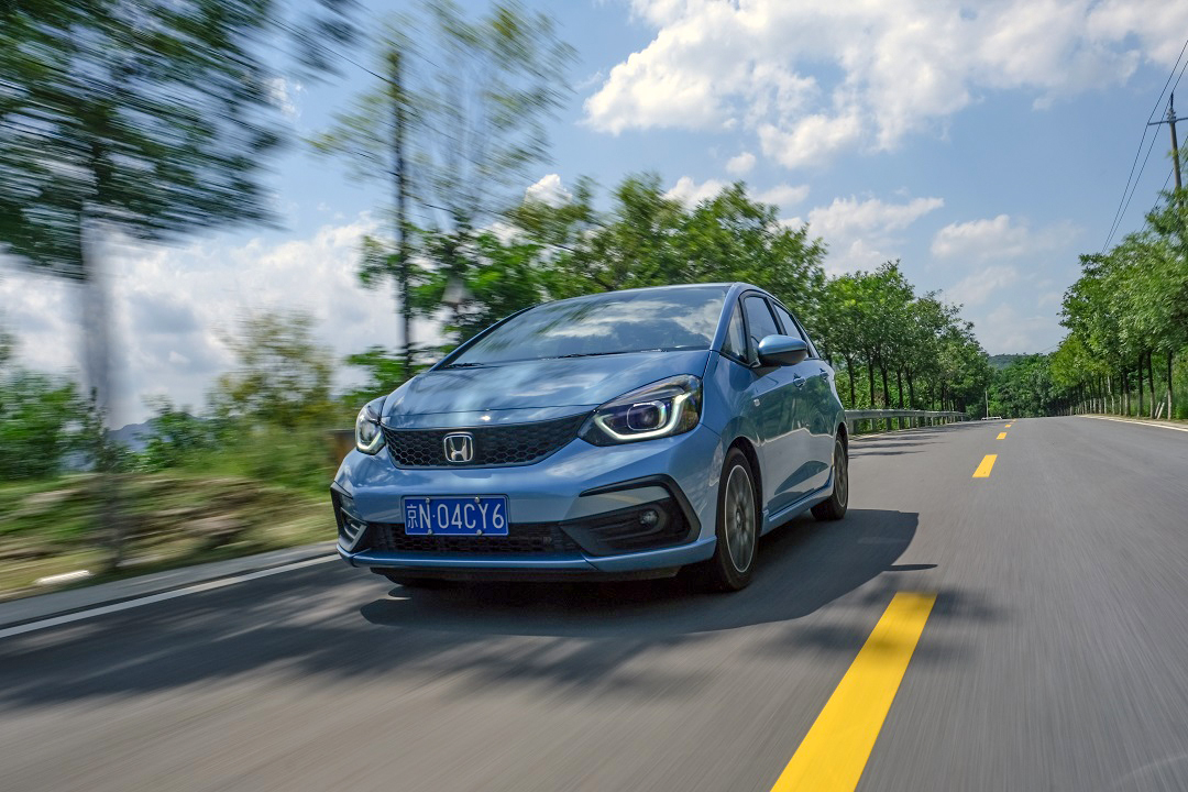 试驾广汽本田第四代飞度 拉高转分分钟让你"高潮"