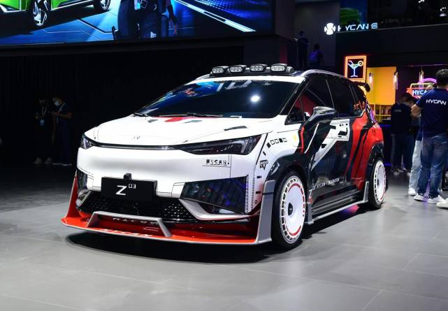 成都车展八大"潮改"新车:威马1.8秒破百,货车还配"剪刀门"