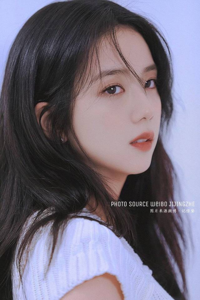 金智秀直播截图曝光全新发色引人注目这是门面的颜值吗