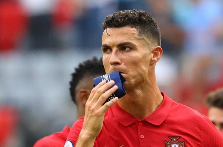 世预赛重启!葡萄牙PK欧洲鱼腩,C罗冲击3大纪录,国家队之王休闲区蓝鸢梦想 - Www.slyday.coM 世预赛重启!葡萄牙PK欧洲鱼腩,C罗冲击3大纪录,国家队之王休闲区蓝鸢梦想 - Www.slyday.coM