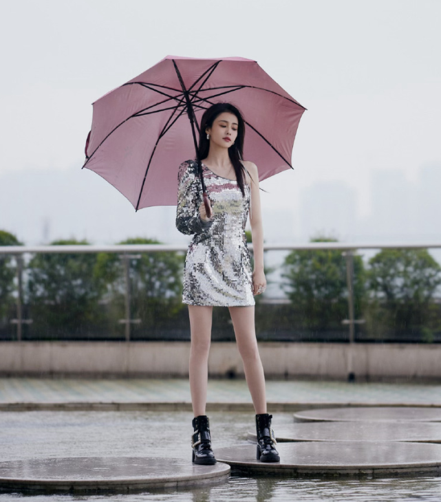 于正的眼光有多绝看白鹿穿上水手服26岁嫩如未成年