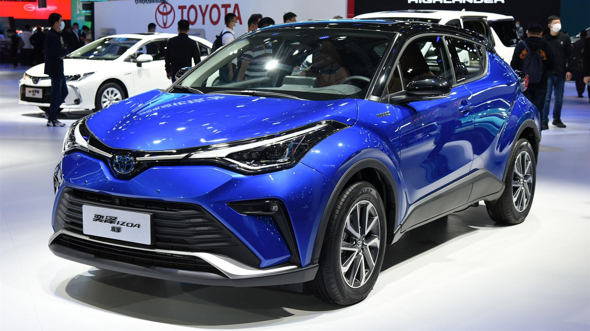 其实丰田 奕泽外观方面的话挺时尚挺年轻的,这款车的话价格方面还过得