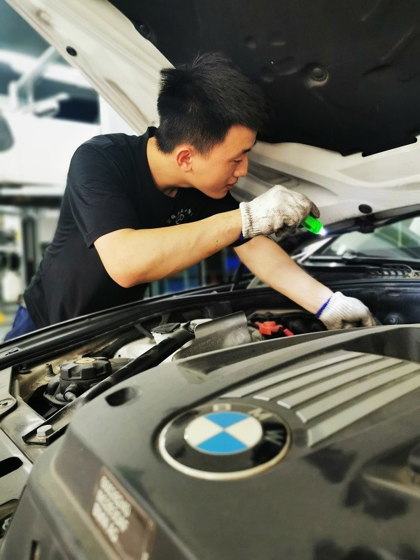 金钣手发动机变速箱全球维修工厂深度解读宝马汽车正确的保养知识