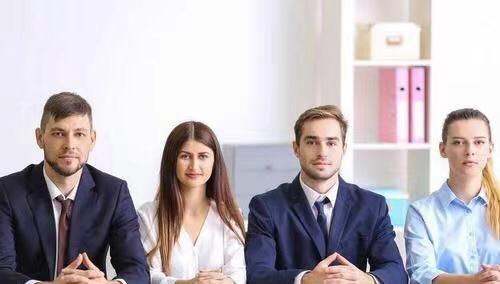 被面试官问缺点是什么,该怎么回答?请记住这3个原则!休闲区蓝鸢梦想 - Www.slyday.coM