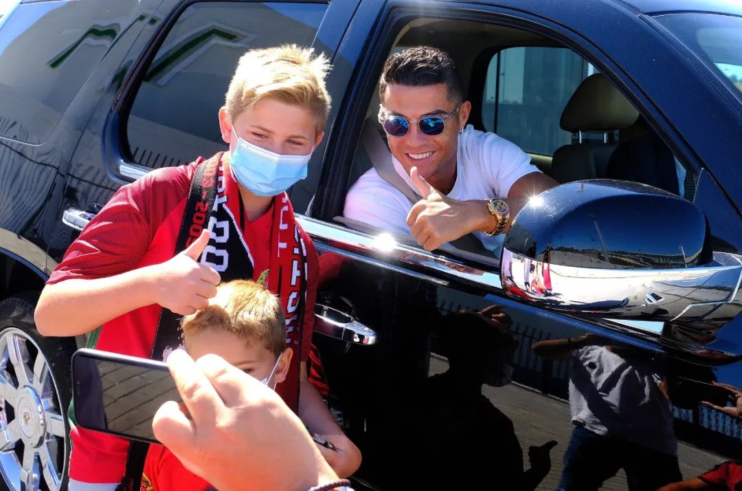 精神倍爽，C罗回国家队备战，破纪录就在下一场休闲区蓝鸢梦想 - Www.slyday.coM