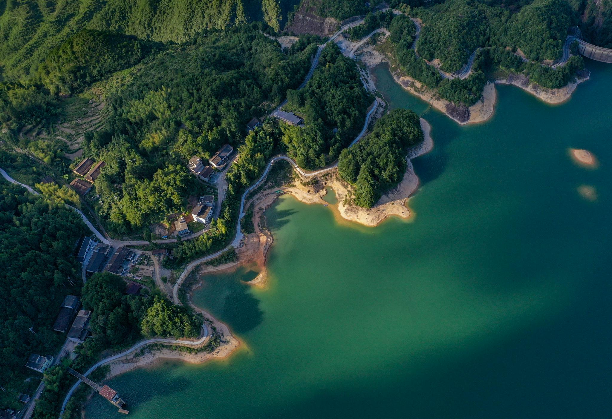 浙江省丽水市景宁畲族自治县景南乡上标村海拔1000多米,深处崇山