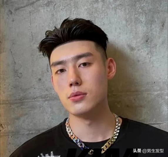 高质量男生必剪的三款发型,潮流干净,帅气不油腻__财经头条
